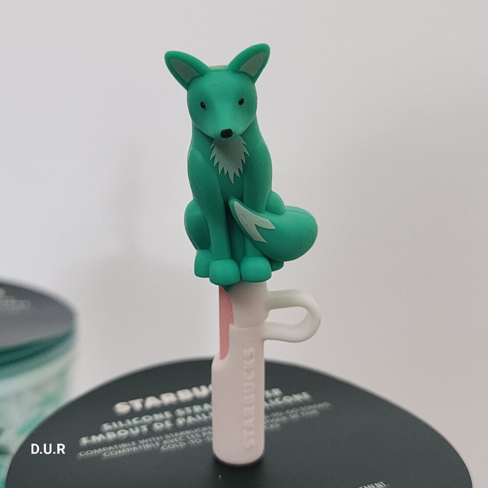 Starbucks Holiday 2022 Enchanted Forrest Venti Tumbler Fox Straw Topper 24oz NEW - Picture 3 of 6